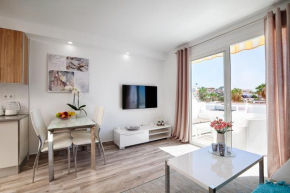 Apartment with amazing ocean view - Island Village Heights